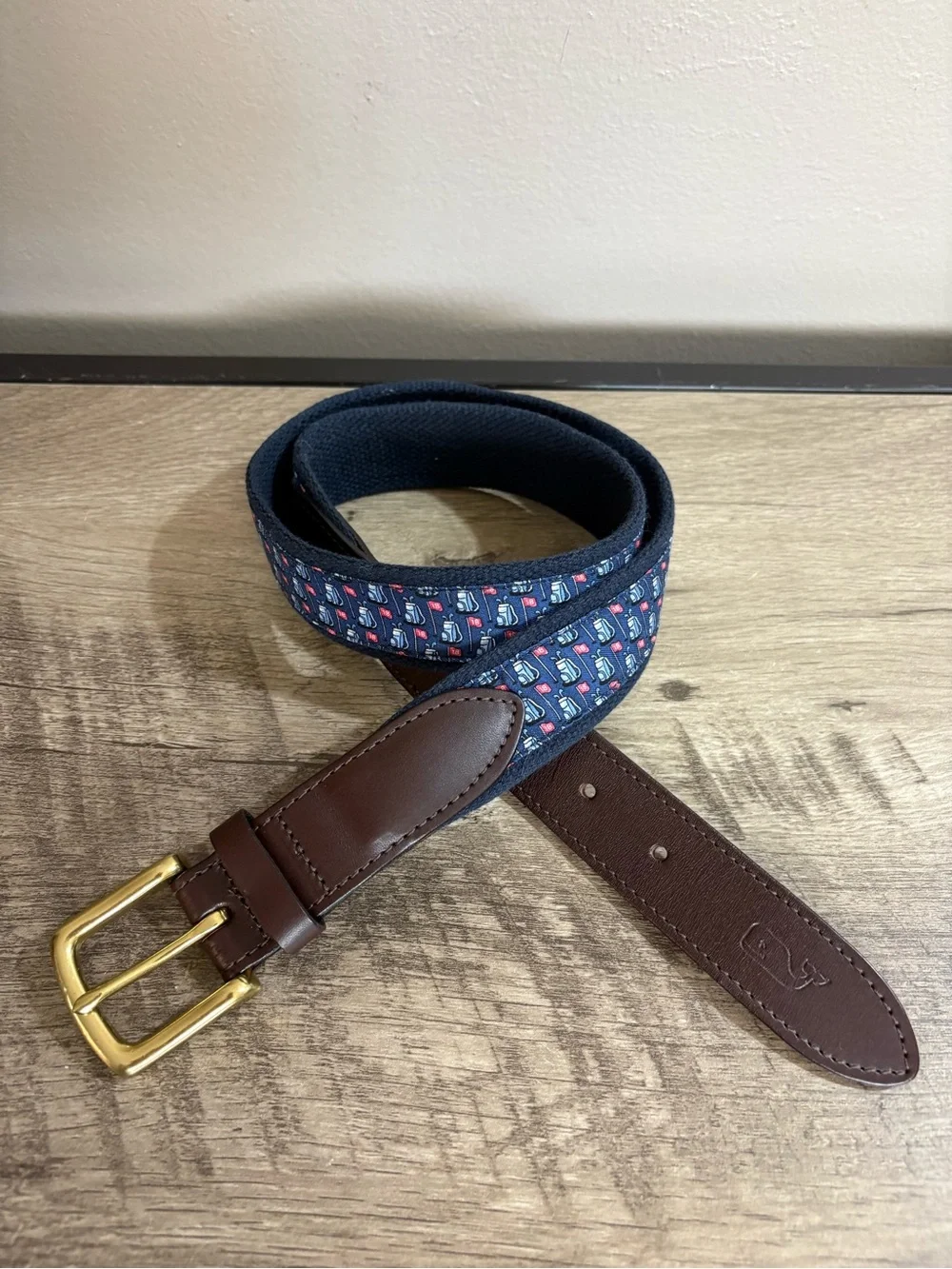 Mens VINEYARD VINES Navy Blue GOLF Clubs BAG Flags WEB Leather BRASS Buckle BELT